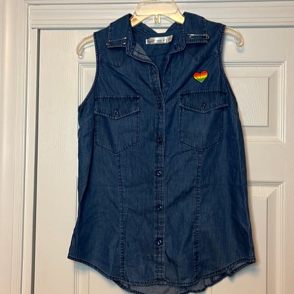 Pride Vest - Rainbow Vest - M - Picture 2 of 4